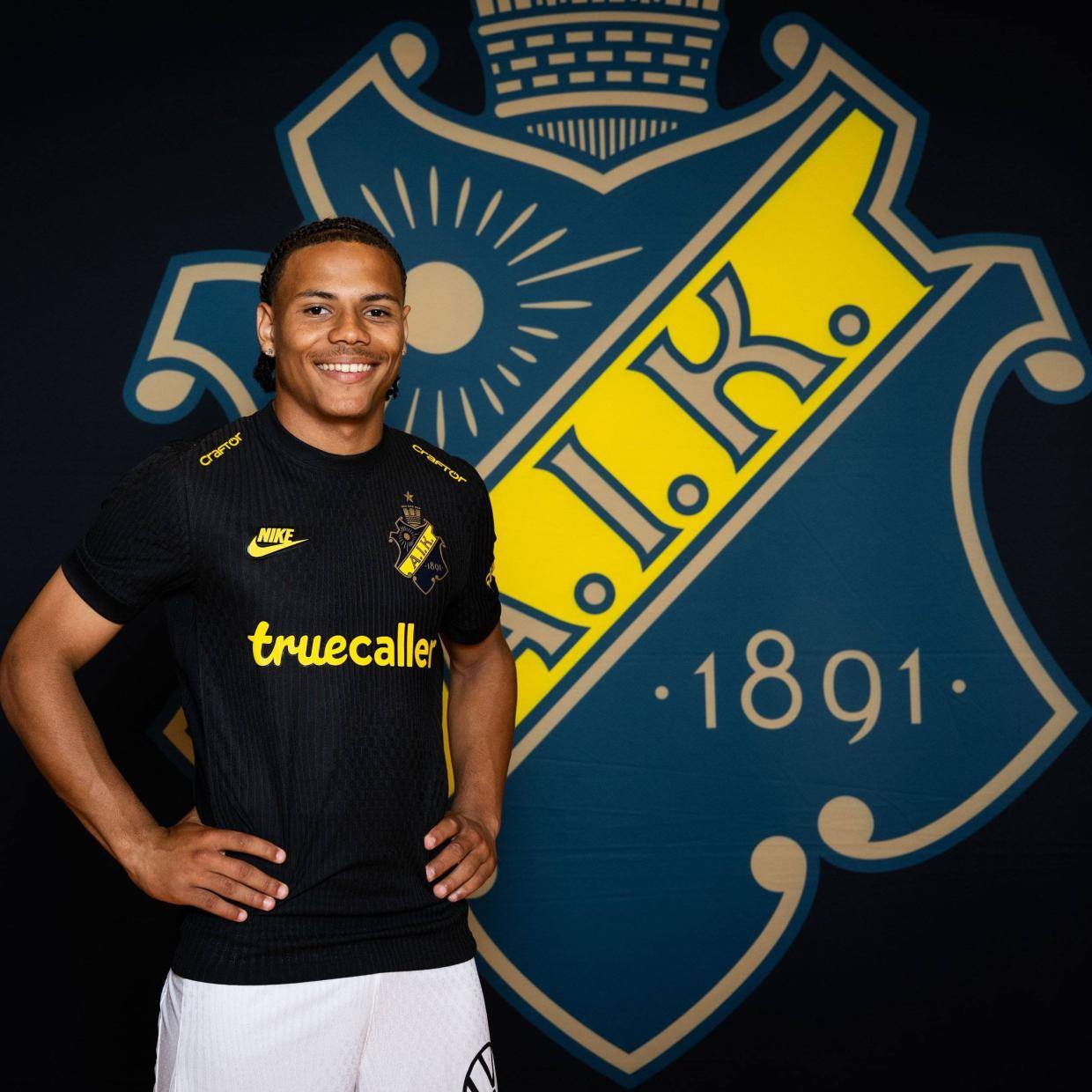 曼联1月300万签中锋小妖已在谈判！拉爵继续刮彩，单场10球射手失宠